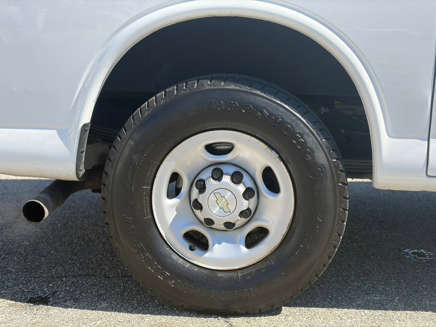 Used 2021 Chevrolet Express 3500 w/ Driver Convenience Package image 32