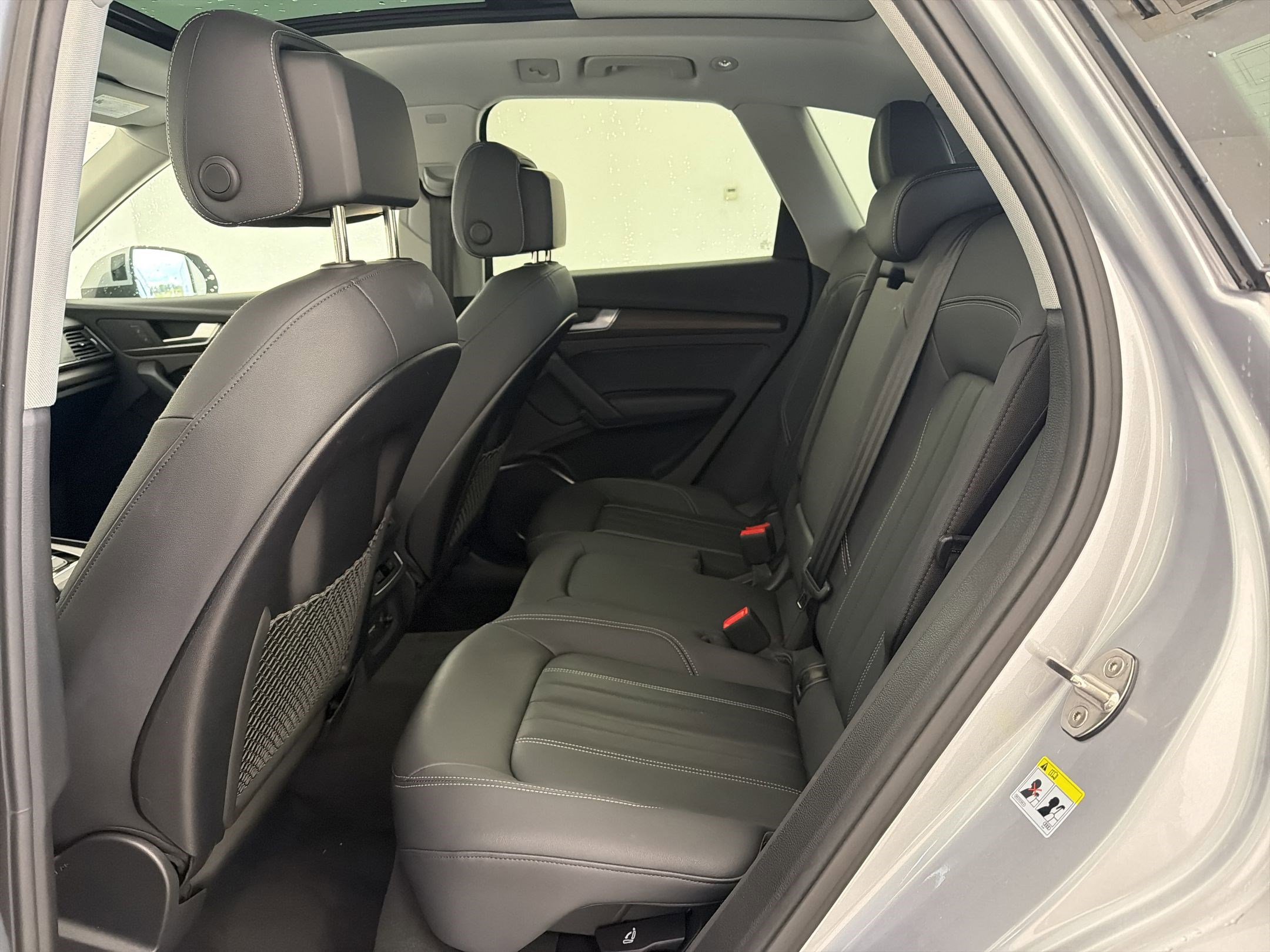 Used 2023 Audi Q5 Premium w/ Convenience Package image 13