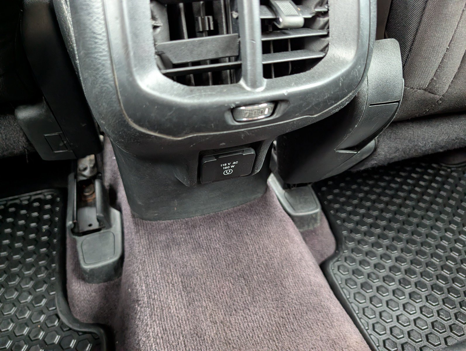 Used 2017 Jeep Cherokee Latitude w/ Cold Weather Group AWD/4WD image 19