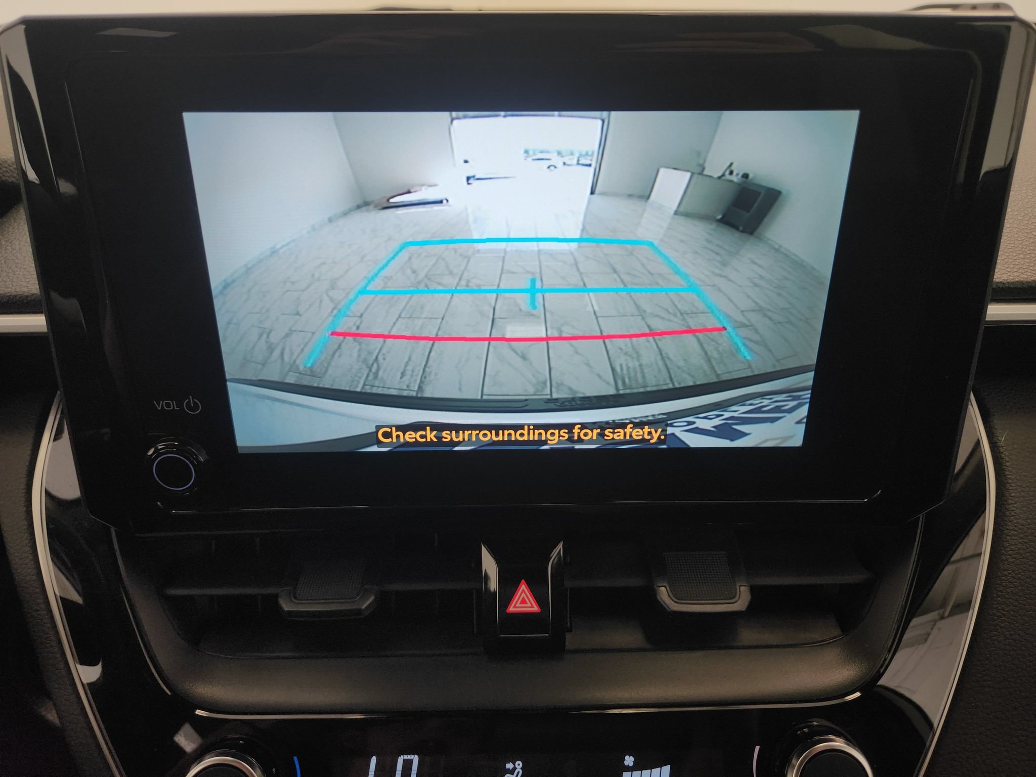 Used 2025 Toyota Corolla Cross LE FWD image 16