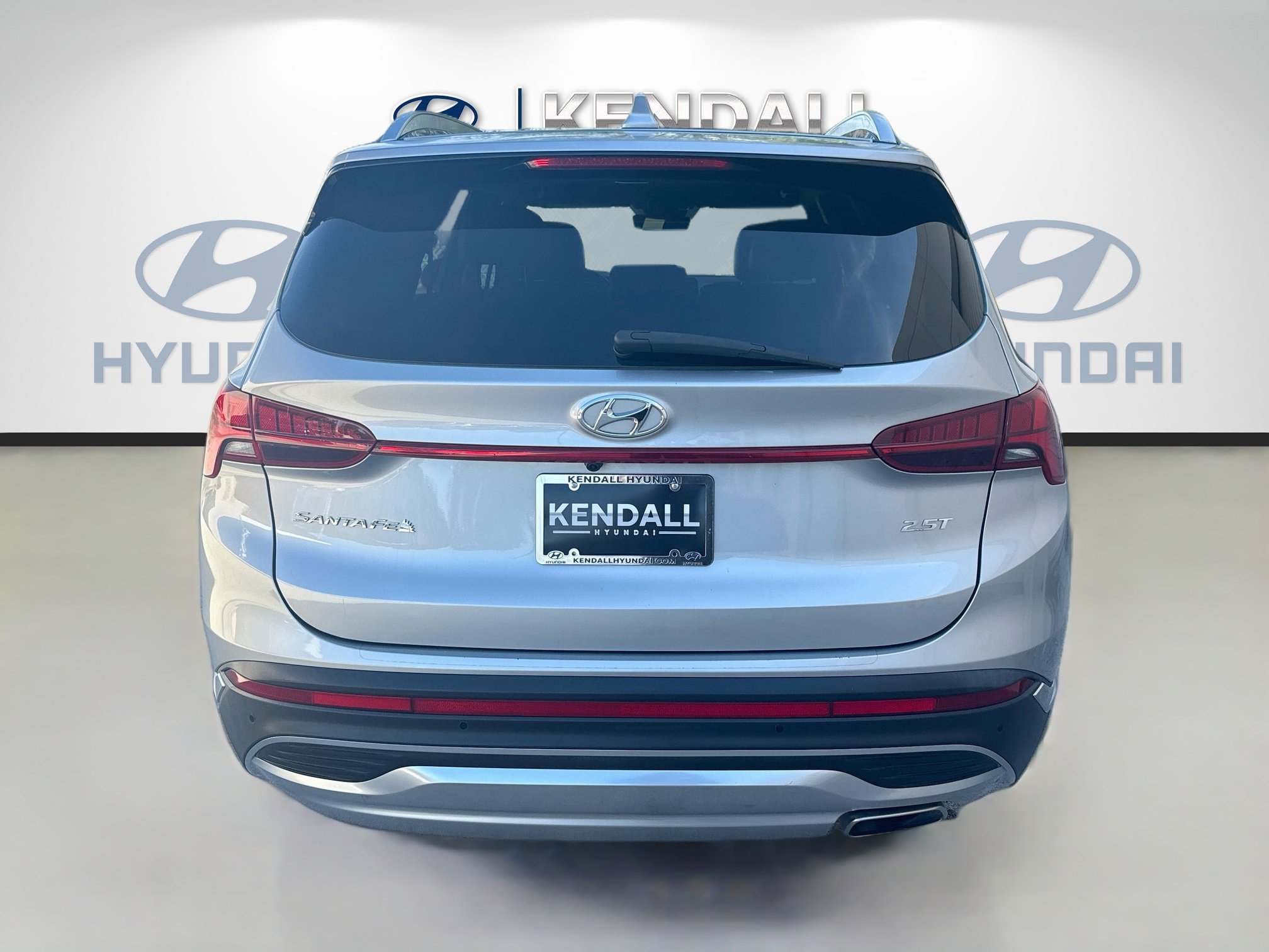 Used 2023 Hyundai Santa Fe Limited w/ Cargo Package FWD image 5
