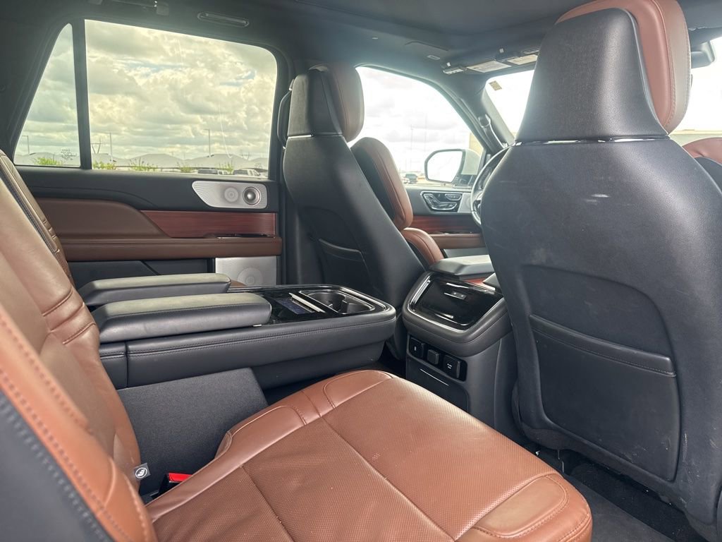 Used 2024 Lincoln Navigator L Reserve image 9
