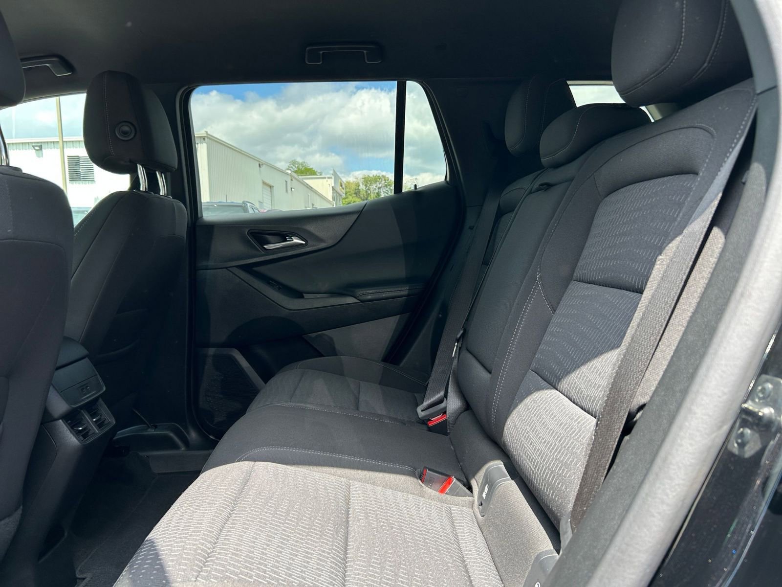 Used 2025 Chevrolet Equinox LT FWD image 21