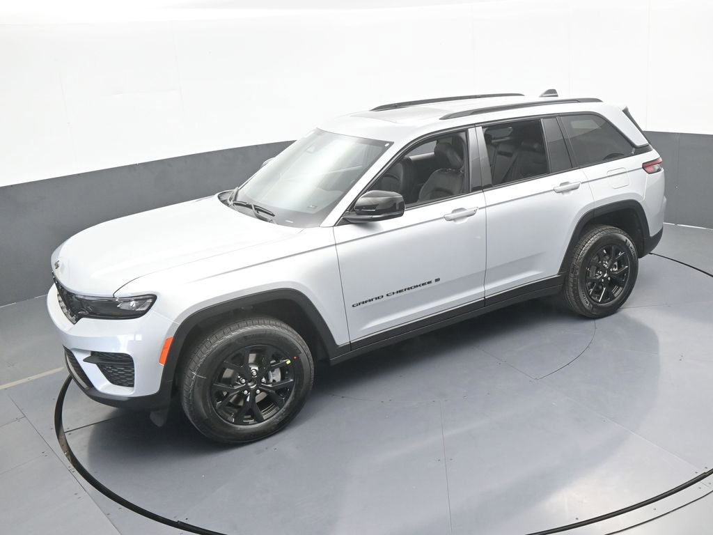 New 2025 Jeep Grand Cherokee Altitude image 42