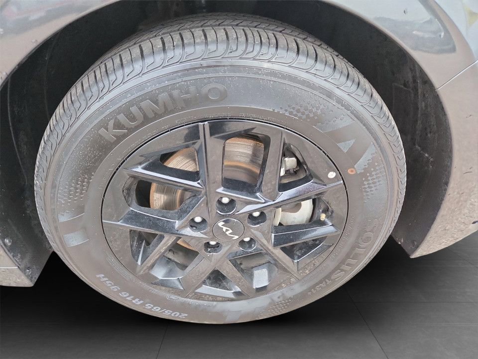 Used 2025 Kia K5 LXS image 35