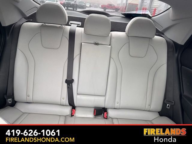 Used 2023 Hyundai Elantra Limited FWD image 31