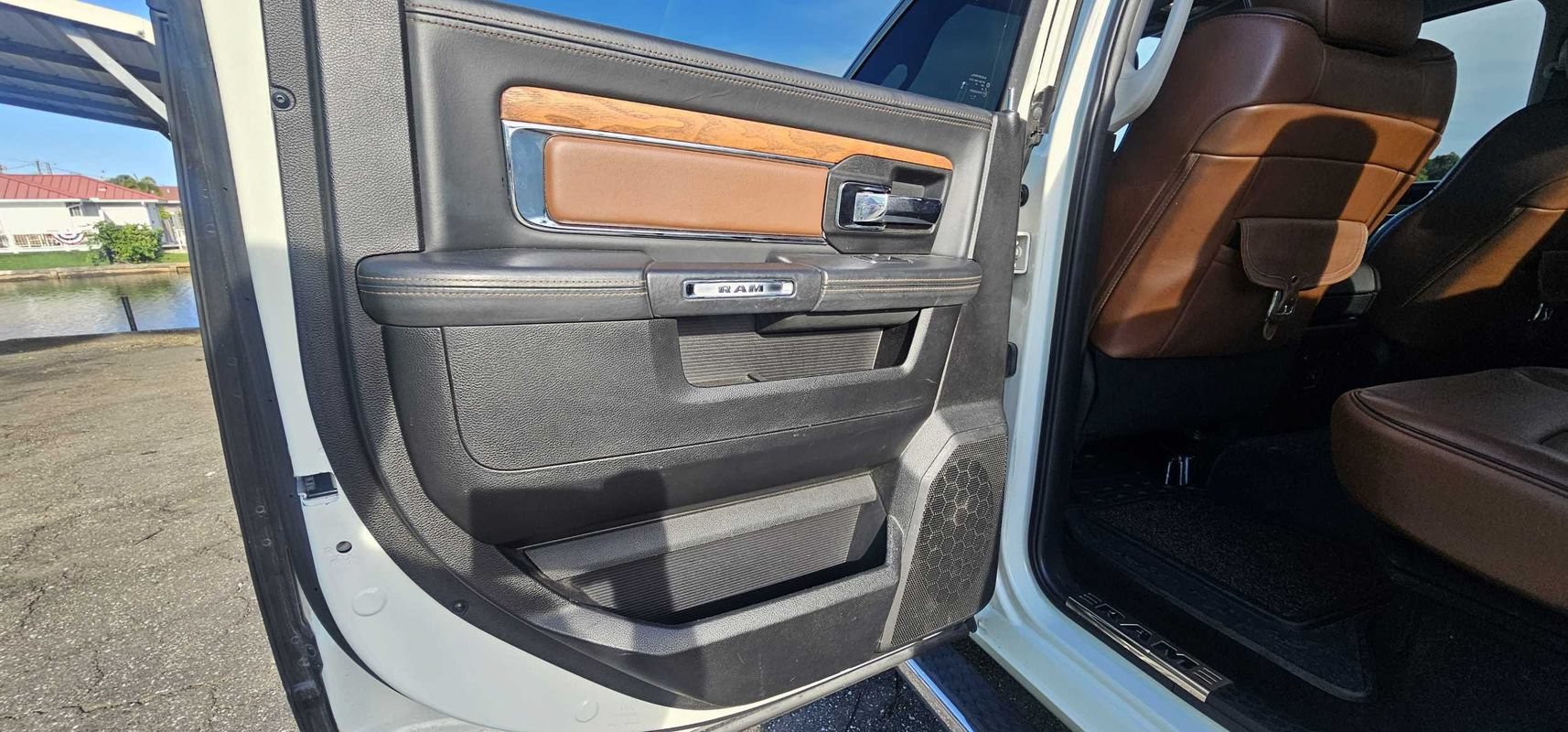 Used 2016 RAM 1500 Laramie Longhorn w/ Convenience Group AWD/4WD image 29