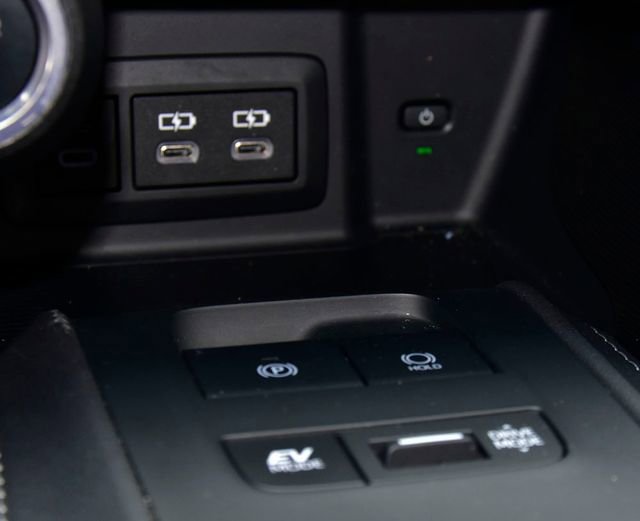 Used 2024 Toyota Venza Nightshade AWD/4WD image 22