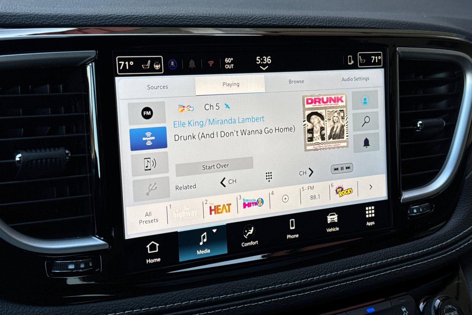 New 2026 Chrysler Pacifica Select w/ S Appearance Package image 18