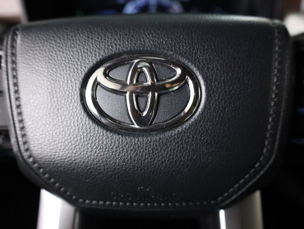 Used 2024 Toyota Sequoia Capstone AWD/4WD image 23