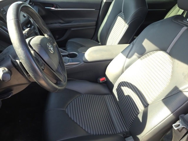 Used 2023 Toyota Camry SE image 6