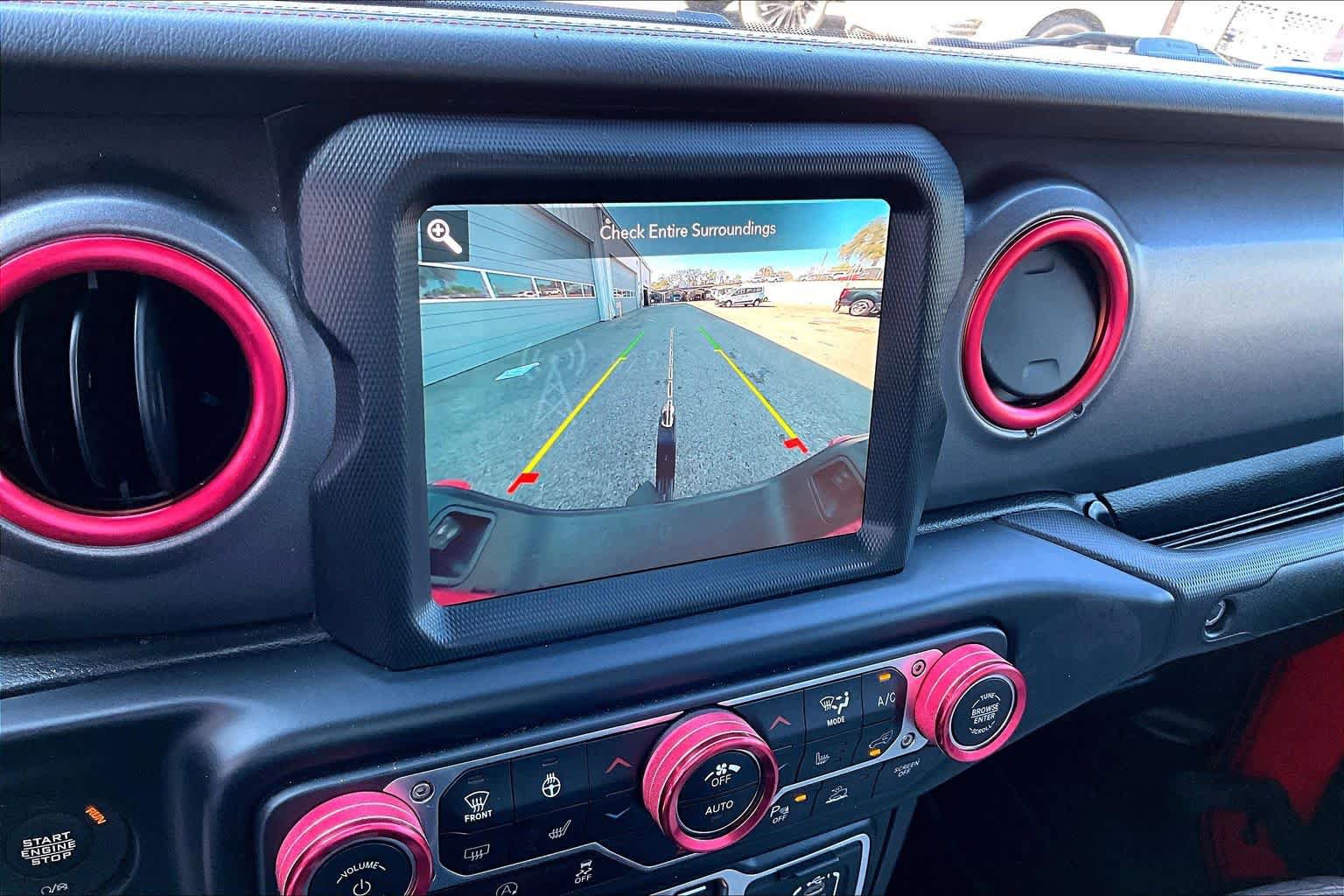 Used 2022 Jeep Gladiator Mojave w/ Cold Weather Group image 29