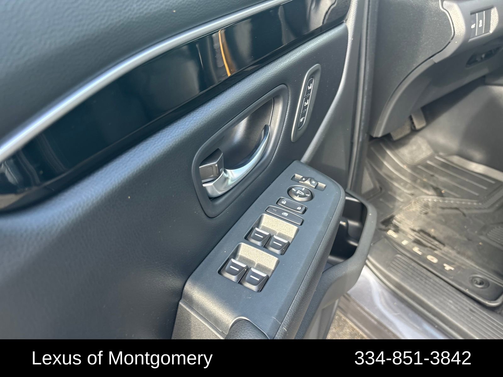 Used 2023 Honda Pilot EX-L image 11