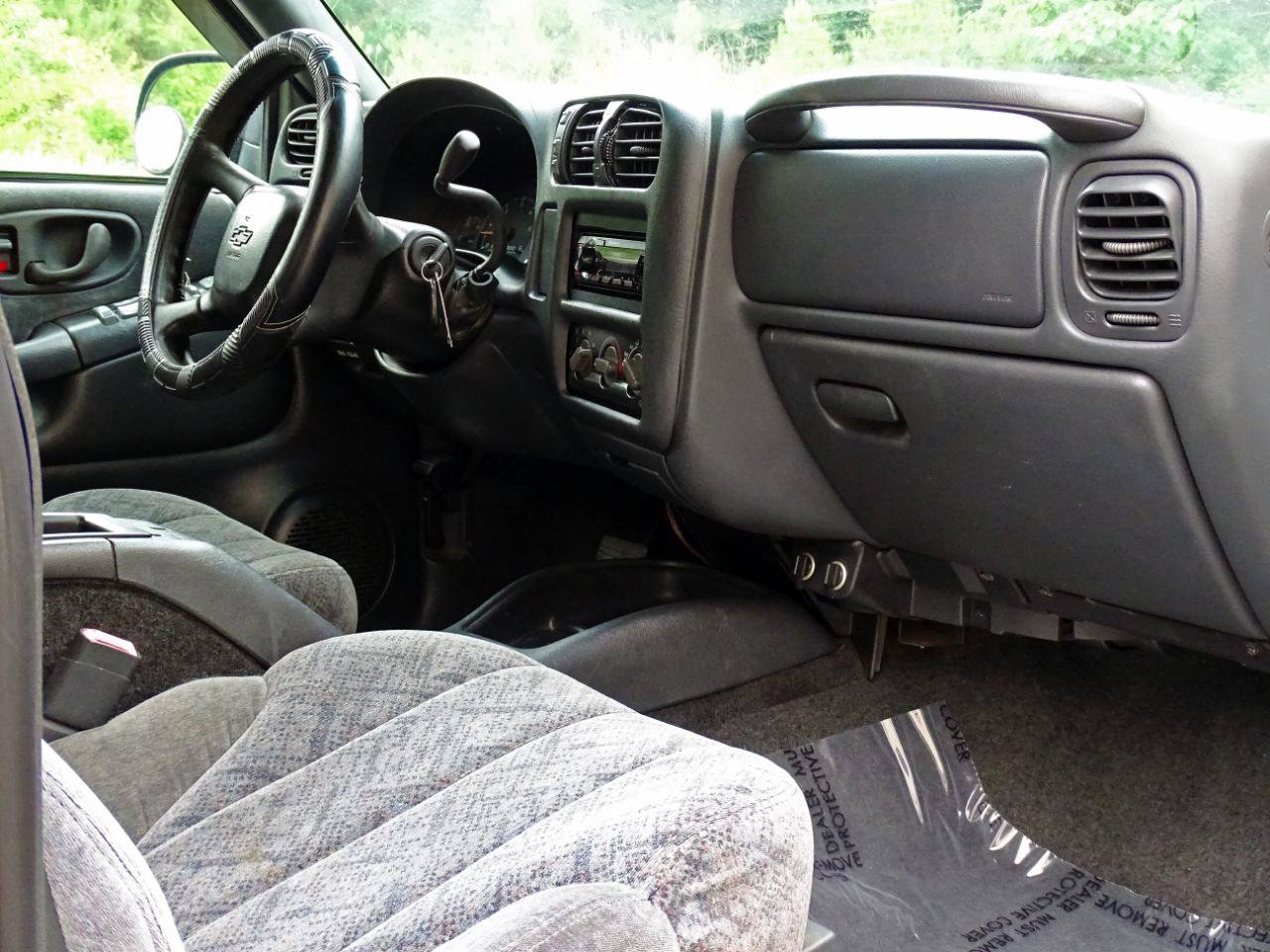 Used 2001 Chevrolet S10 Pickup LS AWD/4WD image 21