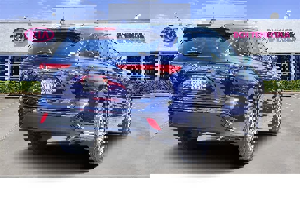 Used 2021 Toyota Highlander XLE image 4