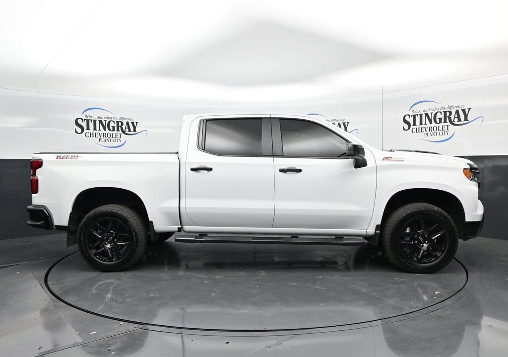 Used 2022 Chevrolet Silverado 1500 LT Trail Boss w/ LPO, Dark Essentials Package AWD/4WD image 8