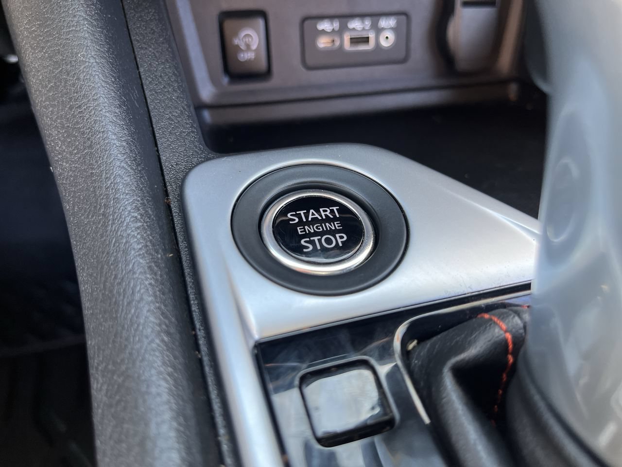 Used 2025 Nissan Sentra SR FWD image 15