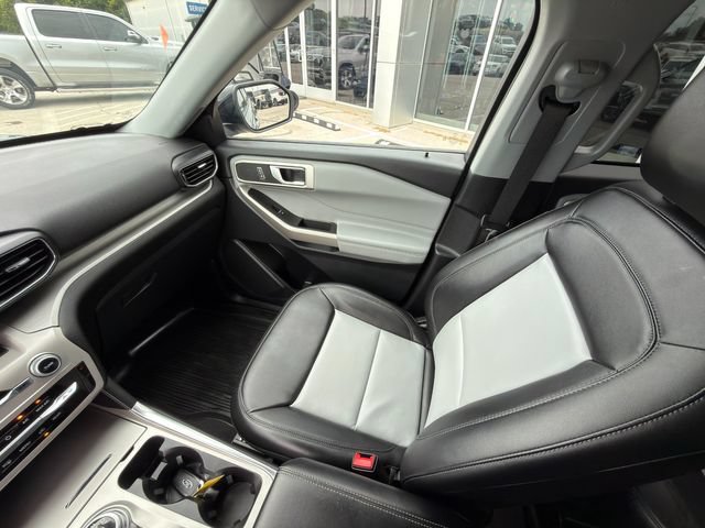 Used 2023 Ford Explorer XLT w/ Equipment Group 202A AWD/4WD image 23