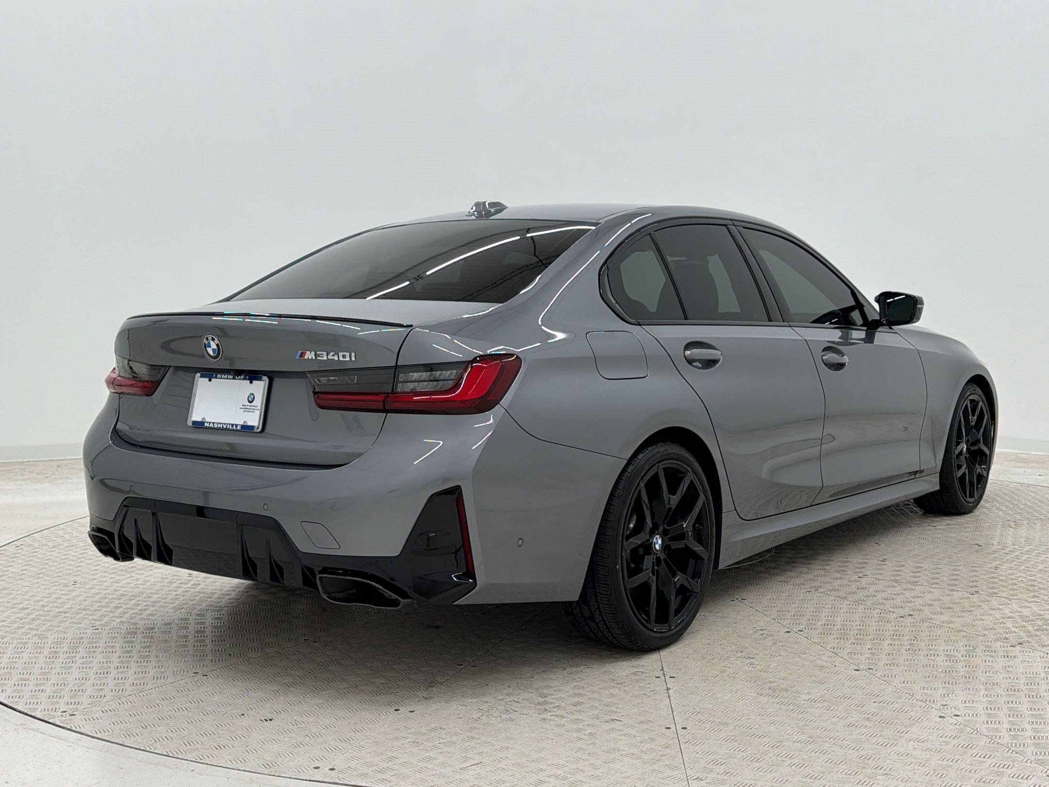 Used 2025 BMW M340i w/ Premium Package RWD image 9