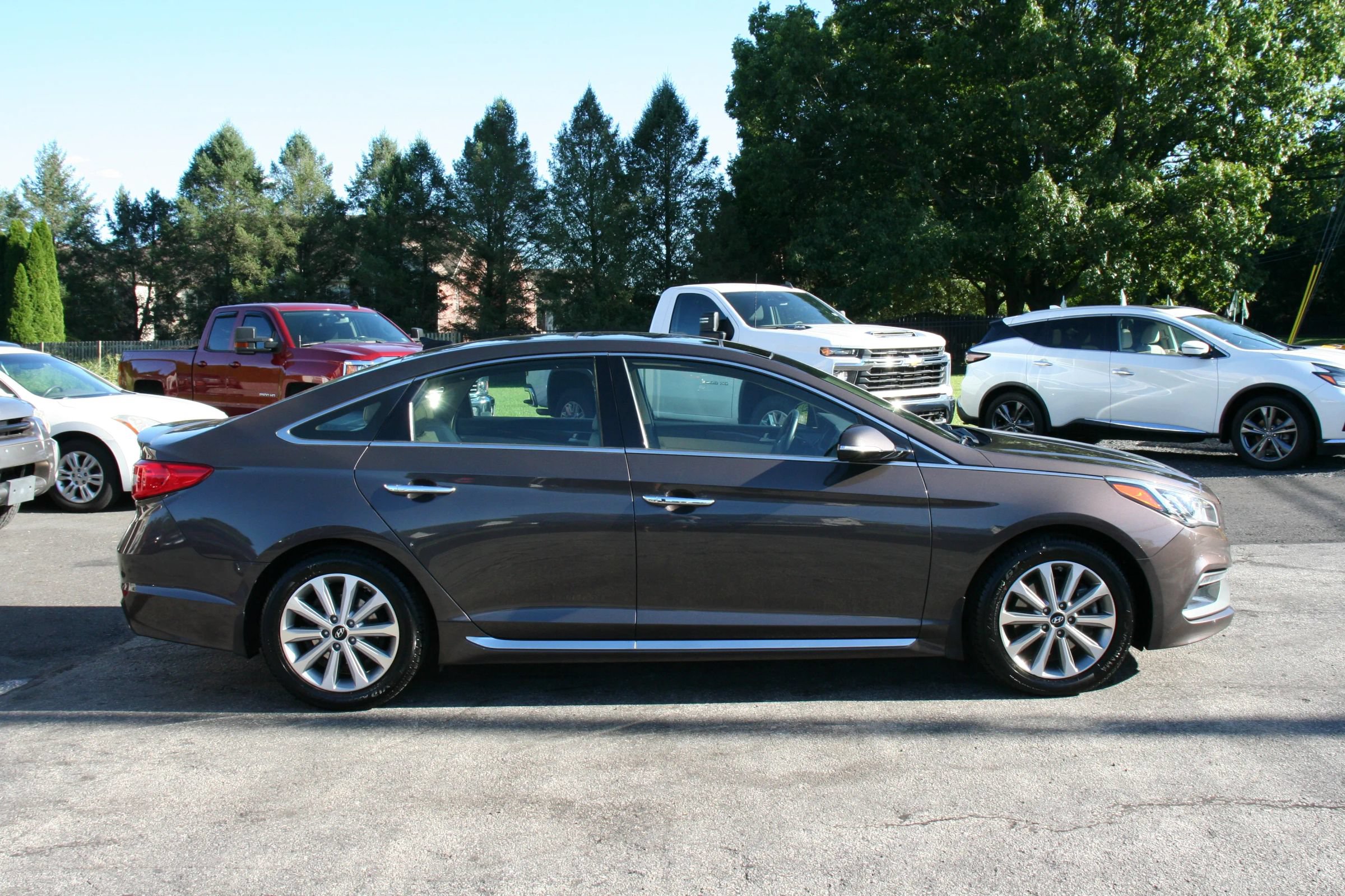 Used 2016 Hyundai Sonata Limited w/ Option Group 05 FWD image 15