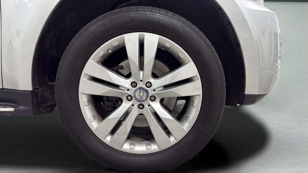 Used 2012 Mercedes-Benz GL 320 BlueTEC 4MATIC image 43