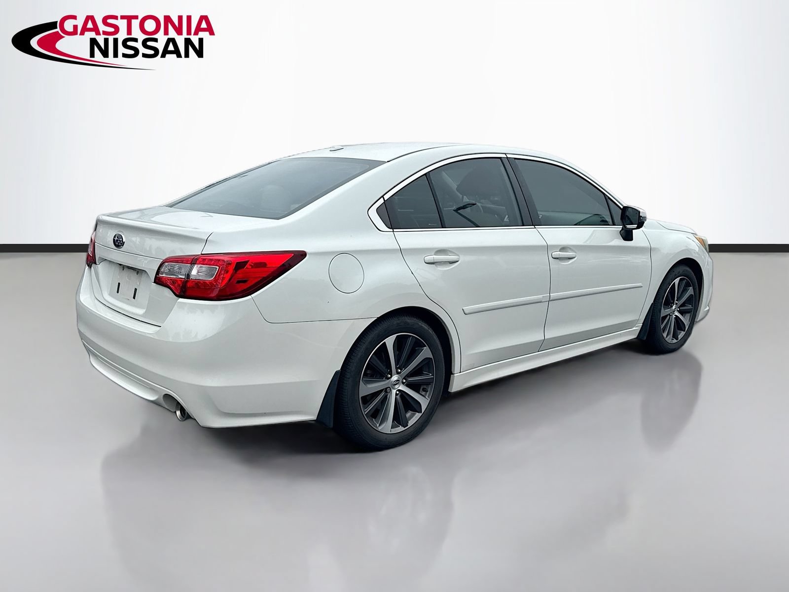 Used 2015 Subaru Legacy 3.6R Limited AWD/4WD image 9