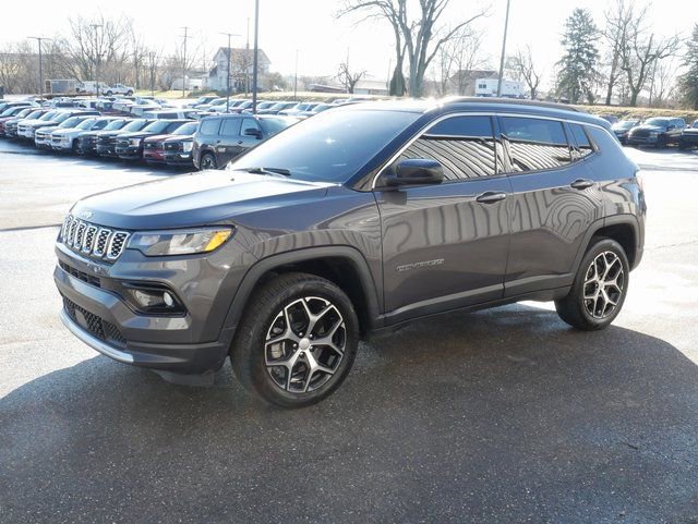 Used 2024 Jeep Compass Limited image 7