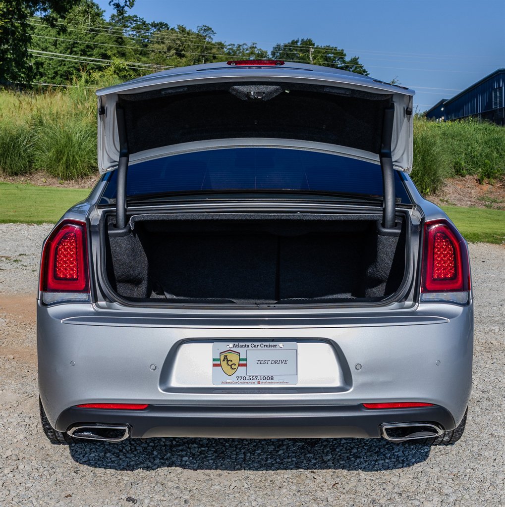 Used 2022 Chrysler 300 S RWD image 11