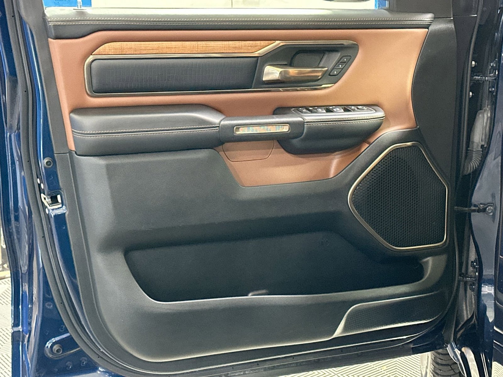 Used 2022 RAM 1500 Limited w/ Bed Utility Group image 18