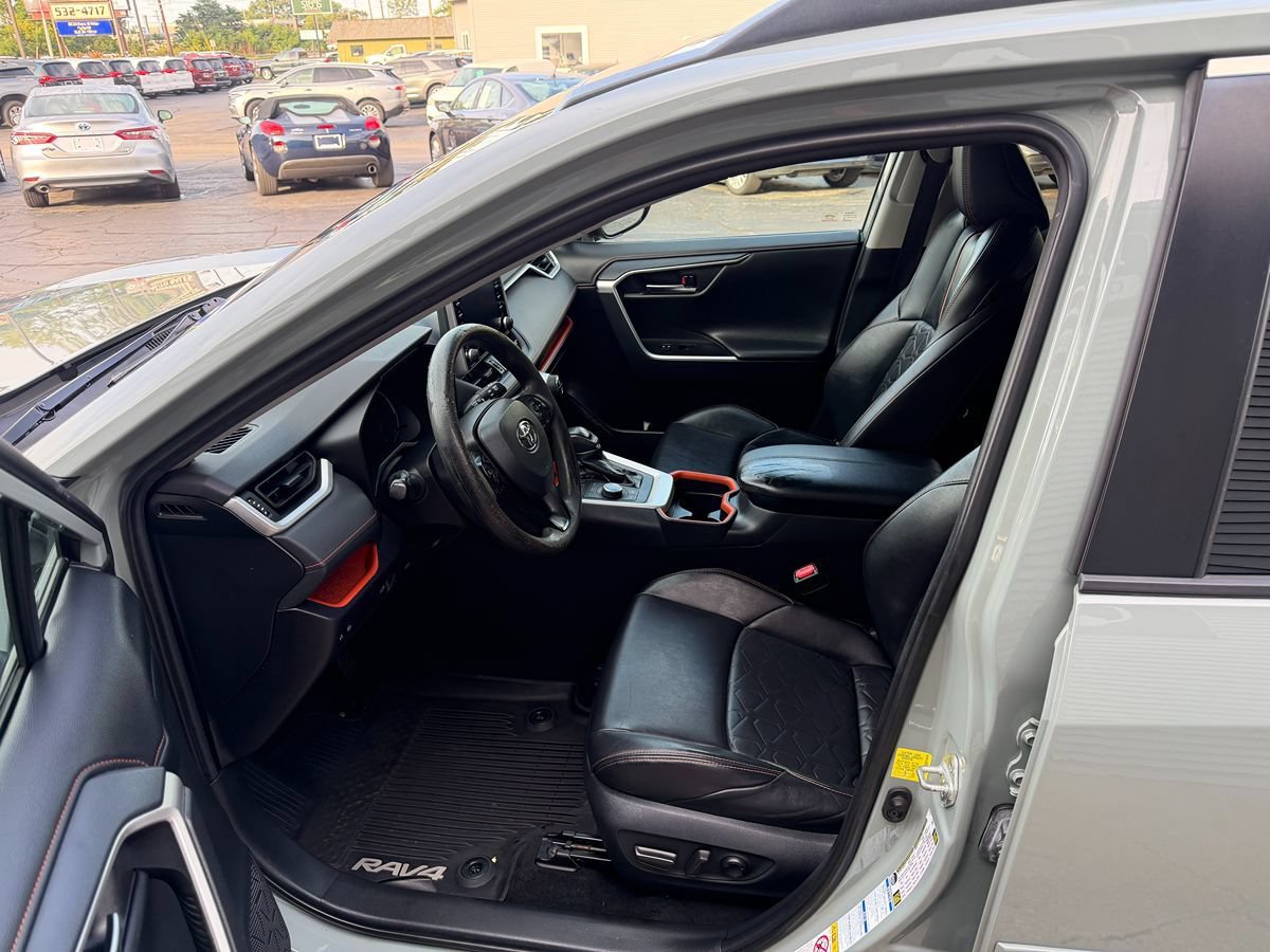 Used 2019 Toyota RAV4 Adventure w/ Advanced Technology Package AWD/4WD image 4