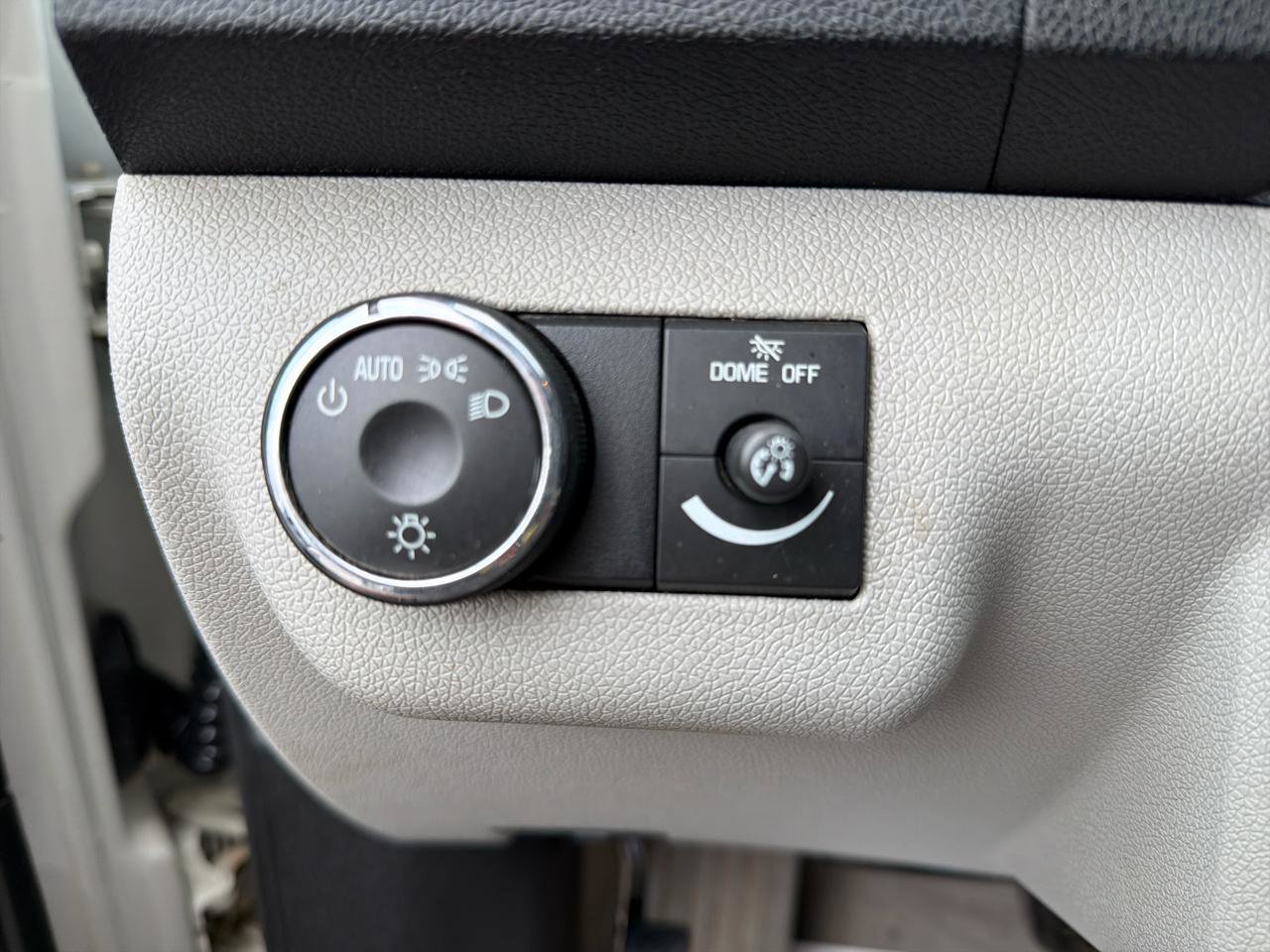 Used 2010 GMC Acadia SL AWD/4WD image 13
