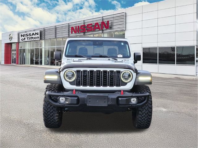 Used 2024 Jeep Gladiator Rubicon w/ Technology Group AWD/4WD image 2