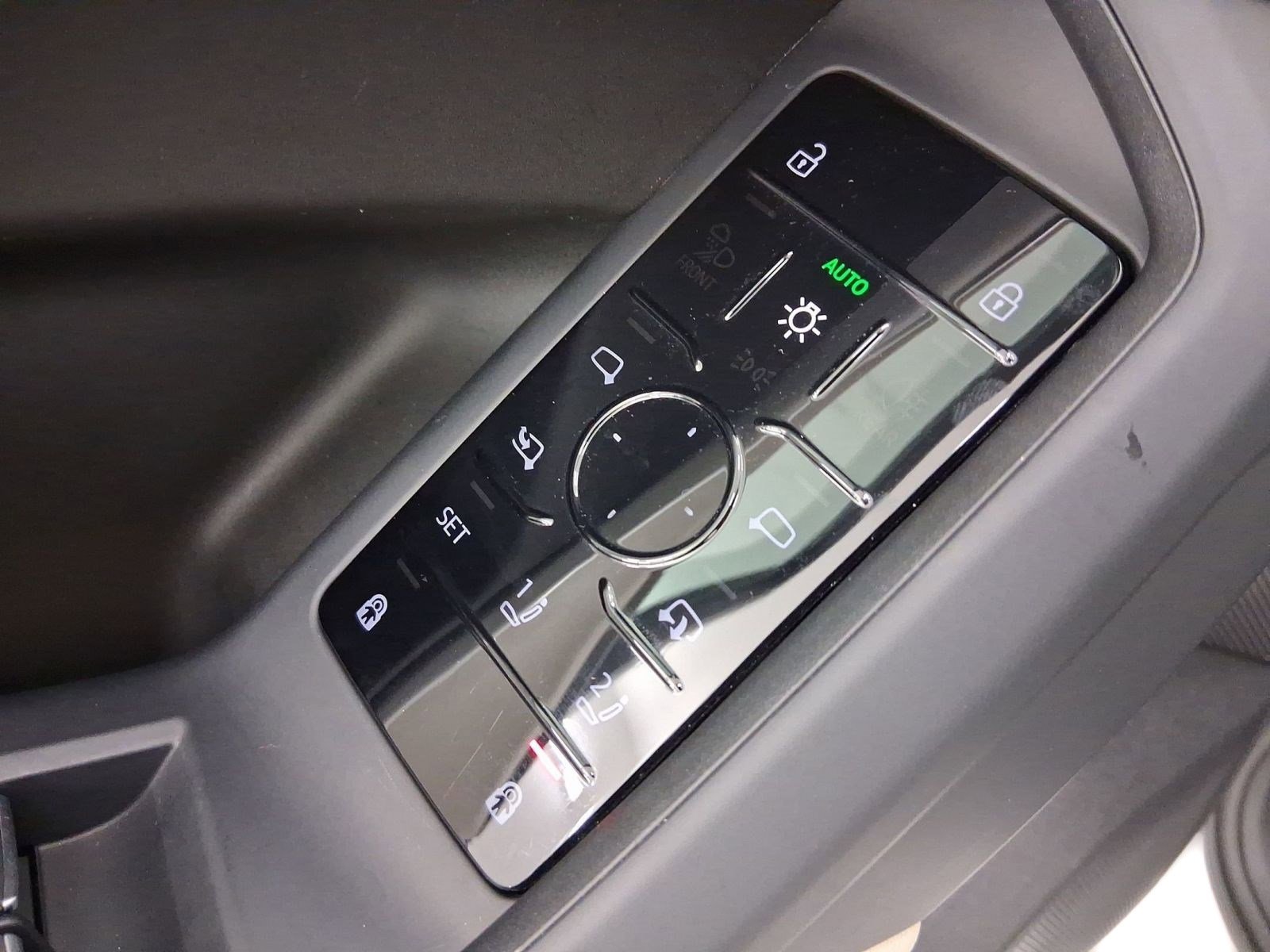 Certified 2025 Audi Q5 Premium w/ Convenience Package image 12