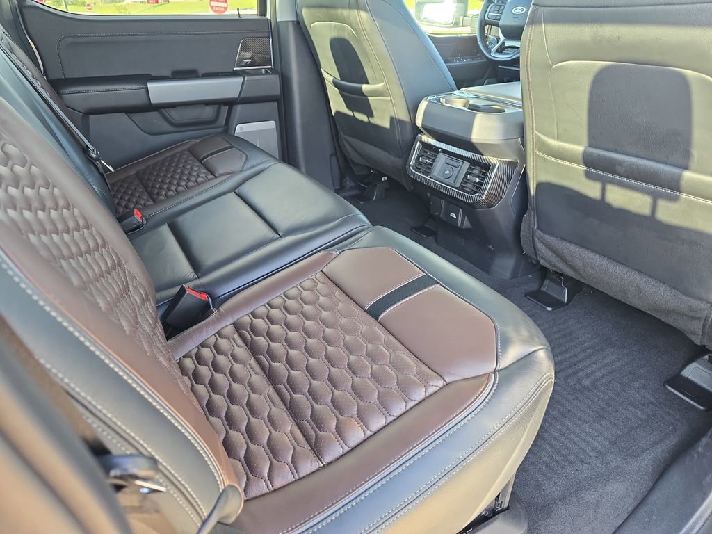 Used 2024 Ford F250 Lariat w/ Lariat Ultimate Package AWD/4WD image 11