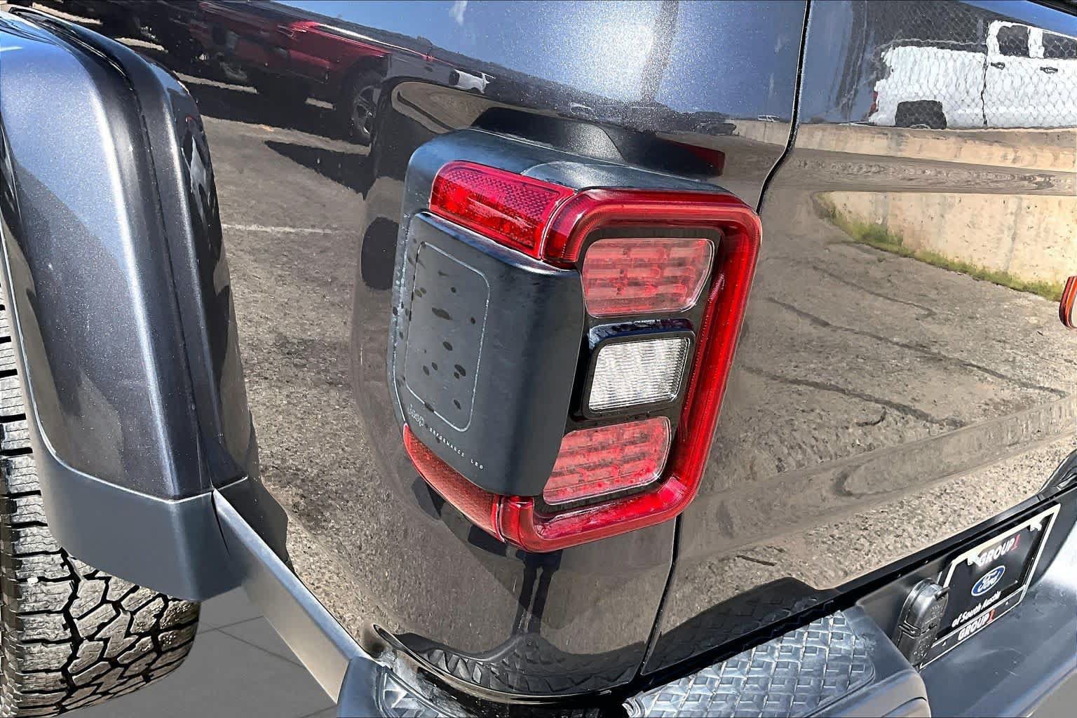 Used 2023 Jeep Gladiator Mojave w/ LED Lighting Group AWD/4WD image 28