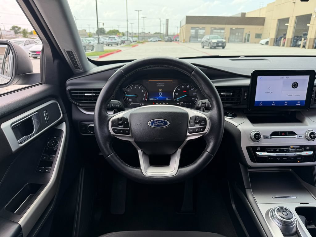 Used 2020 Ford Explorer XLT AWD/4WD image 16