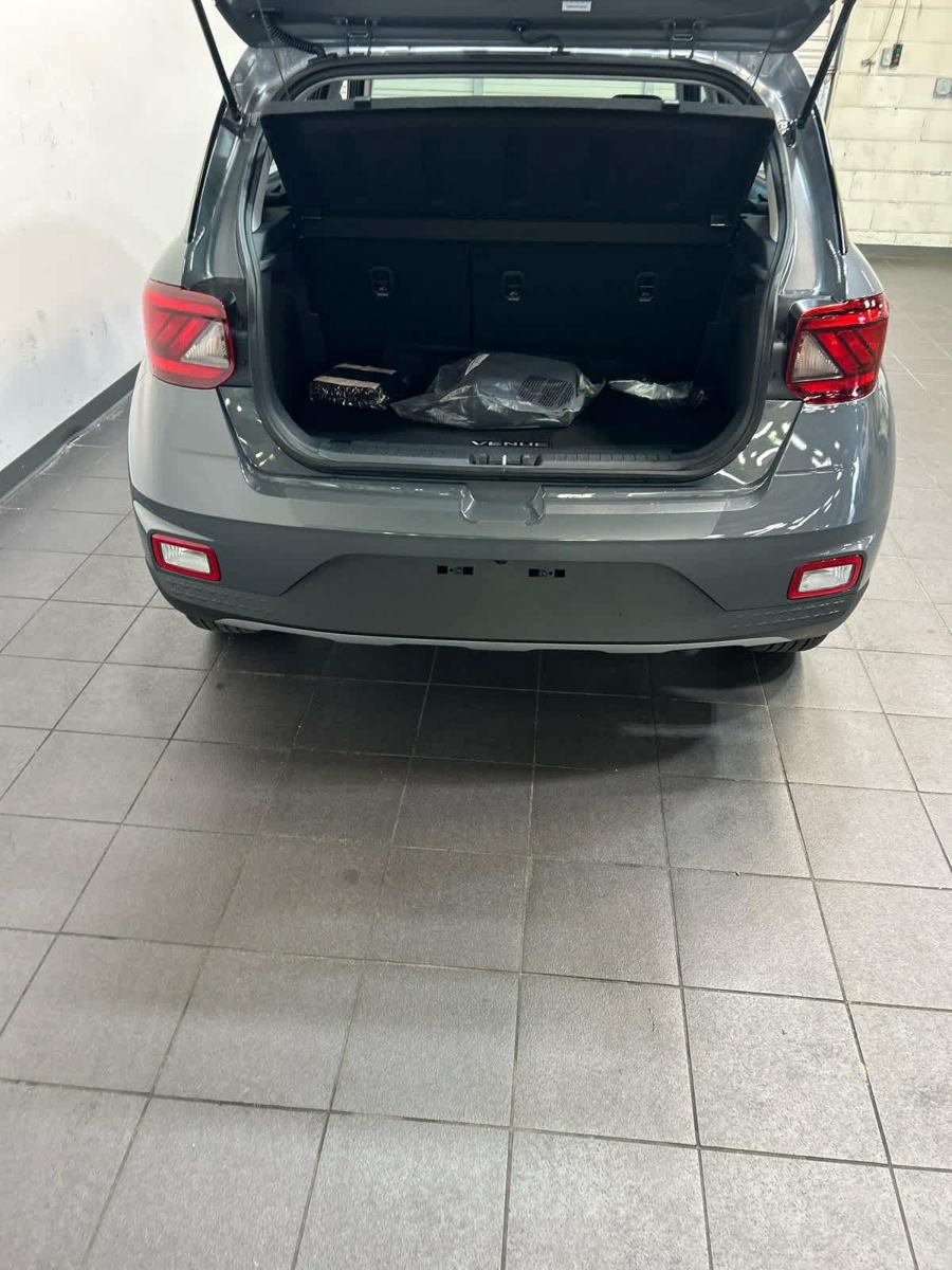 New 2026 Hyundai Venue SEL FWD image 11
