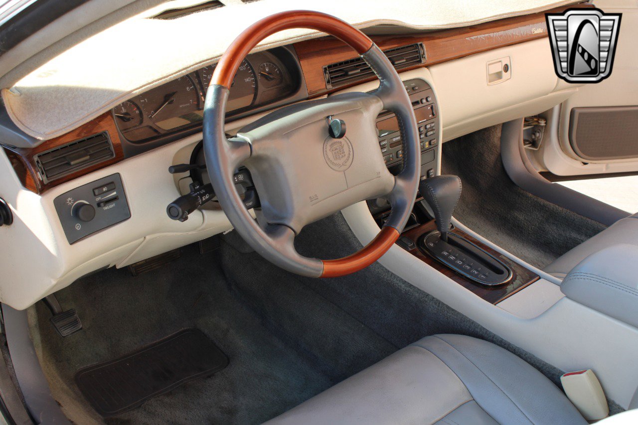 Used 2002 Cadillac Eldorado Touring w/ Preffered Equipment Group image 27