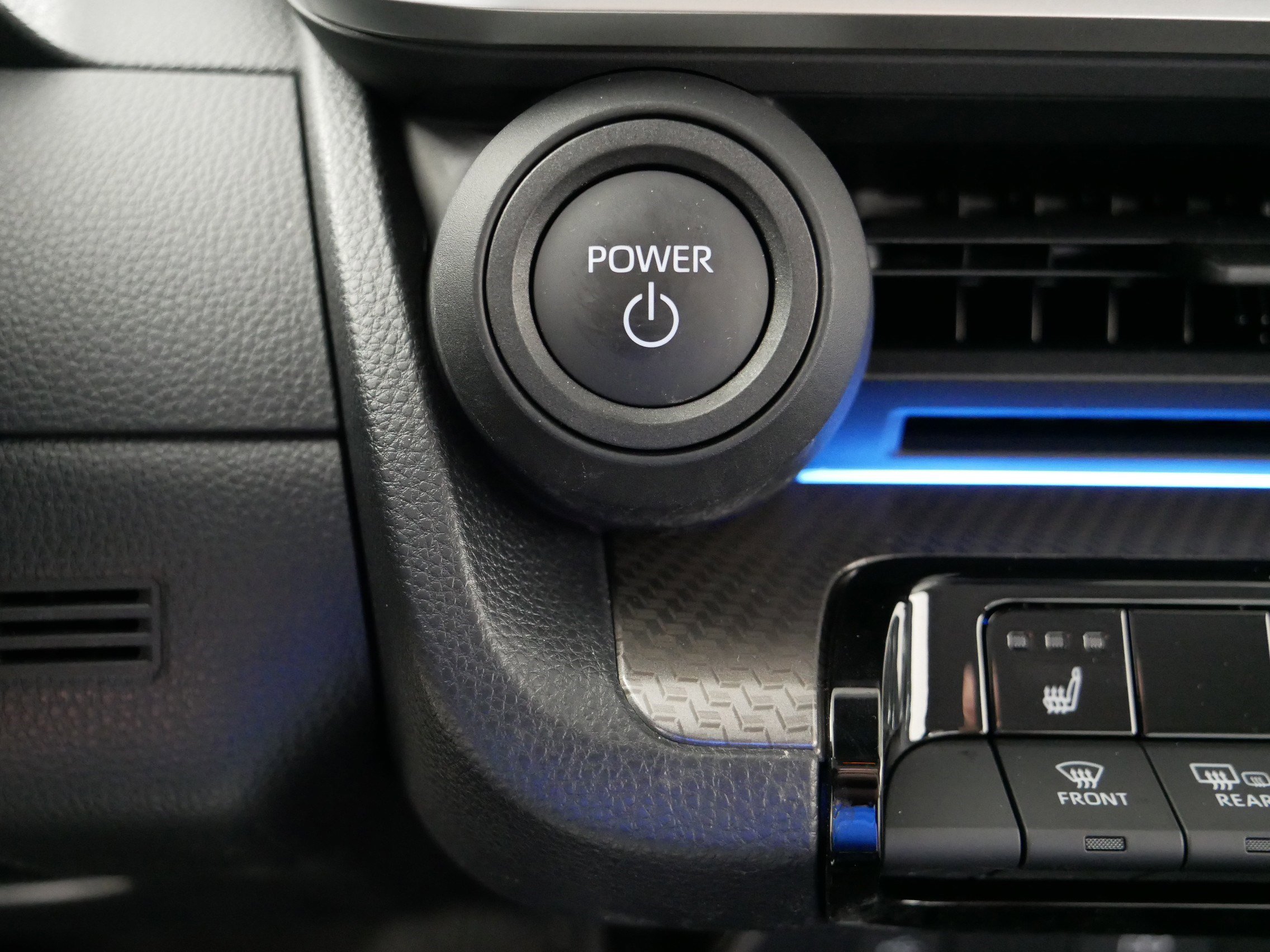 Used 2025 Toyota Prius XLE AWD/4WD image 30