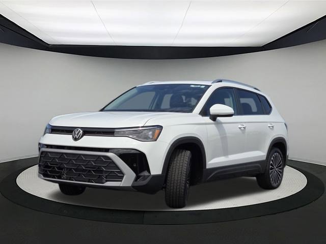 New 2025 Volkswagen Taos SE image 3