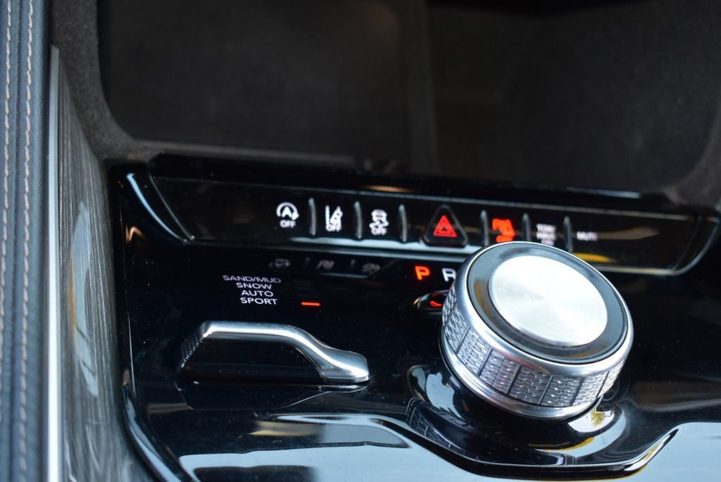 Used 2022 Jeep Wagoneer Series II AWD/4WD image 20