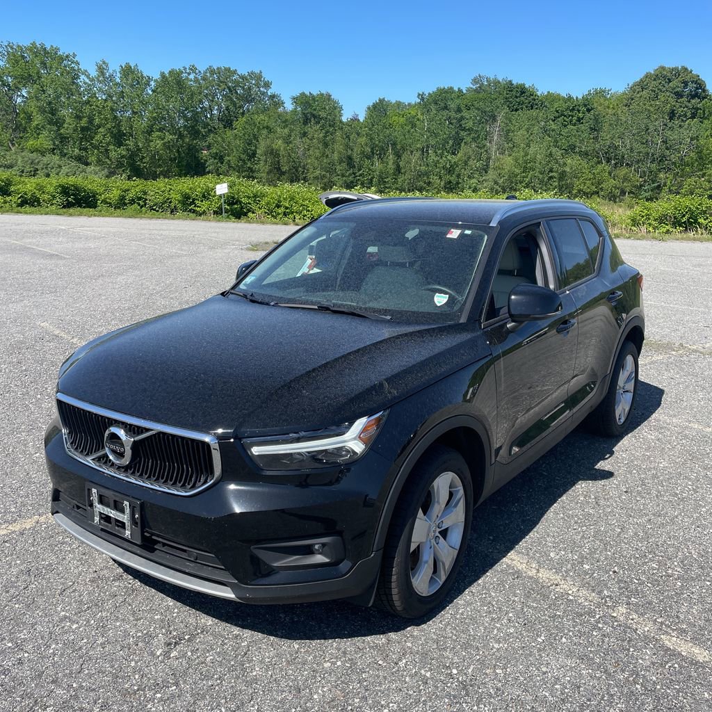 Used 2021 Volvo XC40 T5 Momentum AWD/4WD image 2