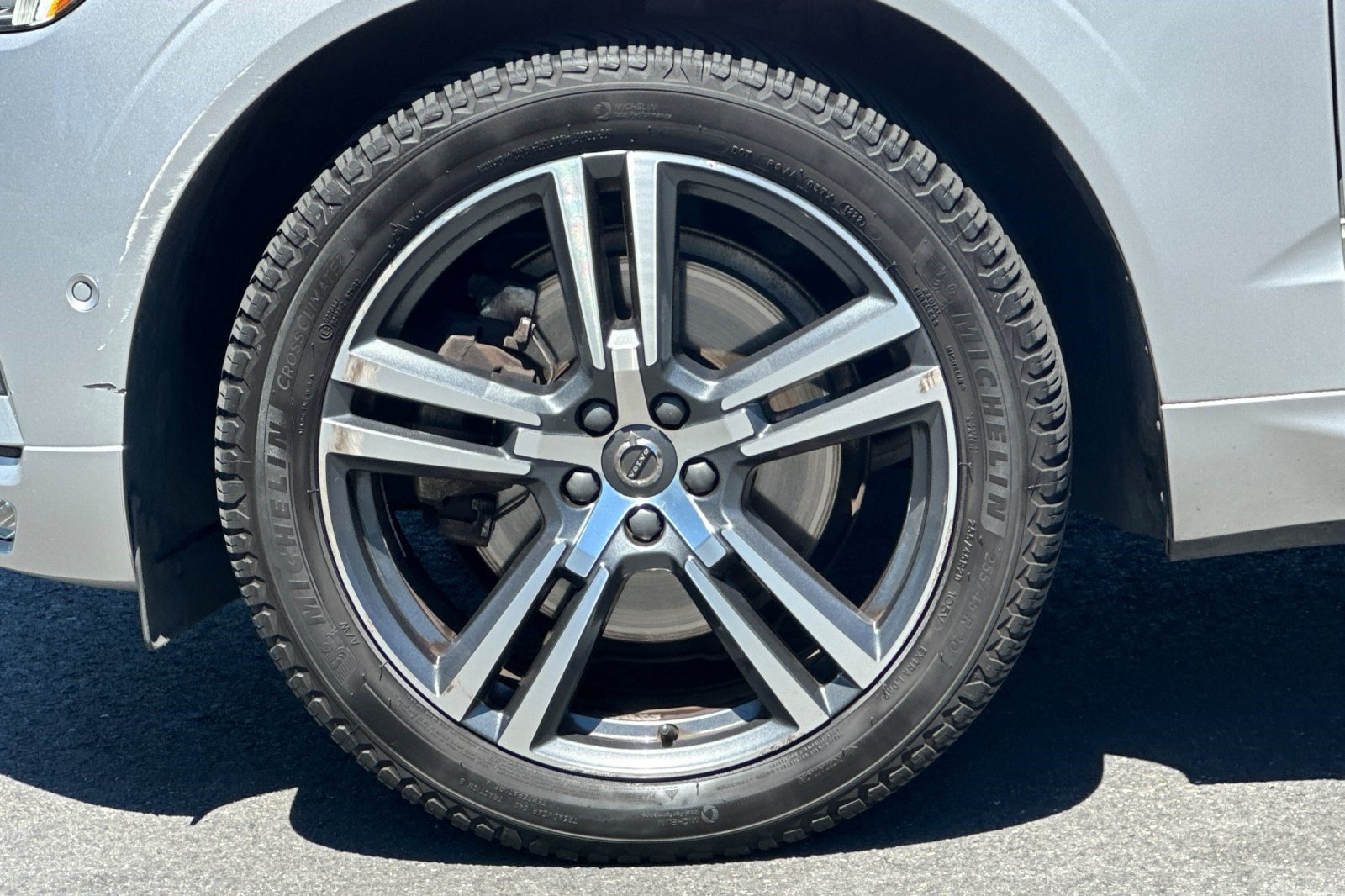 Used 2018 Volvo XC60 T6 Momentum w/ Convenience Package AWD/4WD image 35