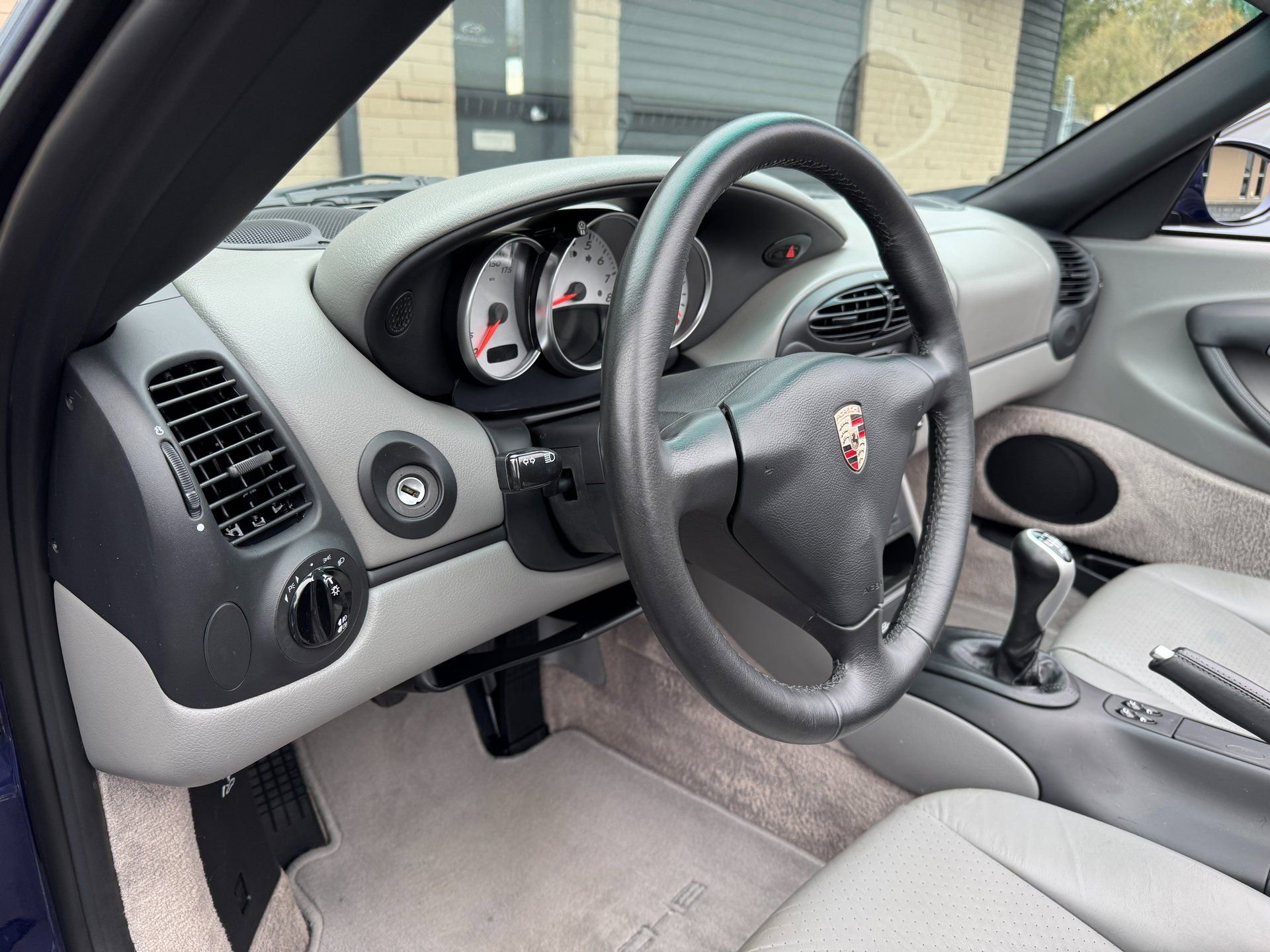 Used 2001 Porsche Boxster S image 34