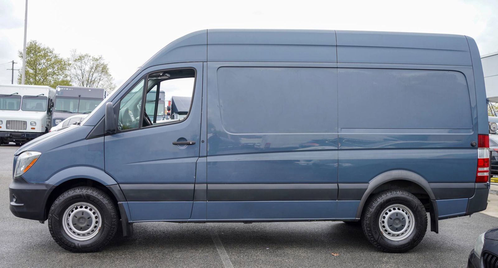 Used 2018 Mercedes-Benz Sprinter 2500 image 3