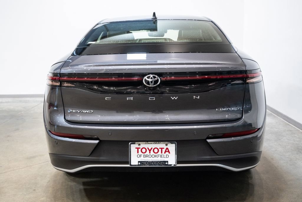 Used 2024 Toyota Crown AWD/4WD image 8