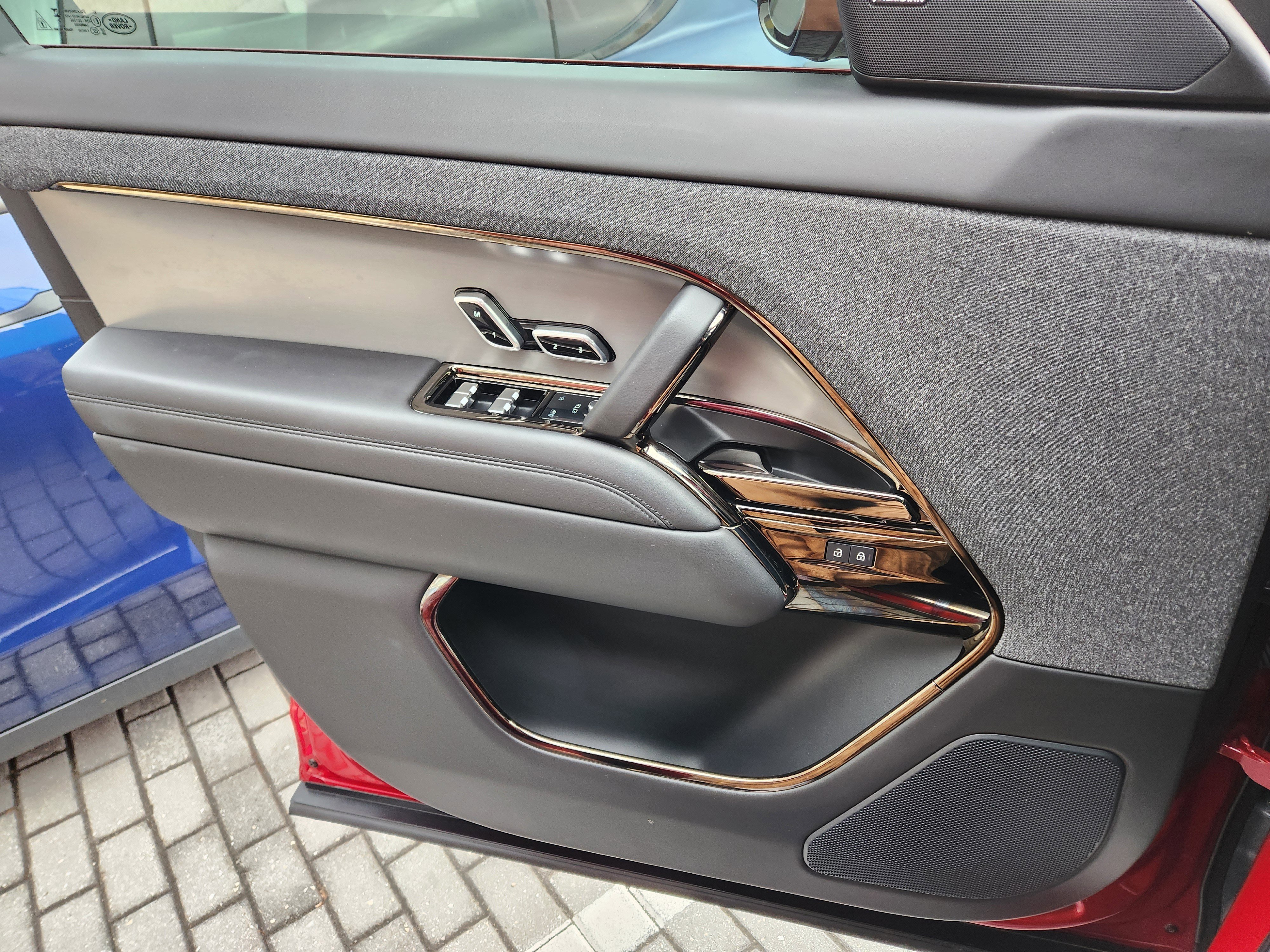 Used 2024 Land Rover Range Rover Sport SE image 22