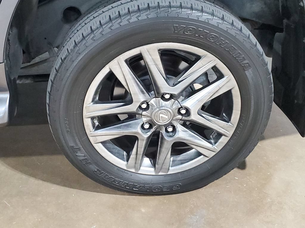 Used 2013 Lexus LX 570 4WD w/ Luxury Pkg image 43
