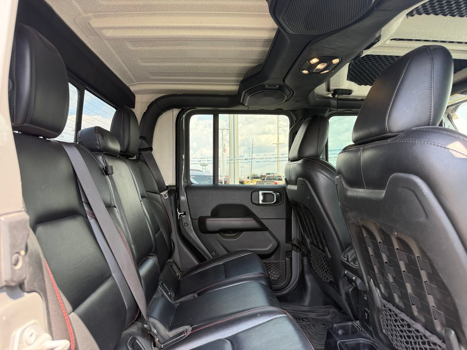 Used 2021 Jeep Gladiator Rubicon AWD/4WD image 16