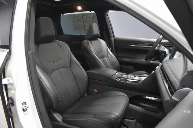 Used 2025 INFINITI QX60 Luxe w/ Black Edition image 14